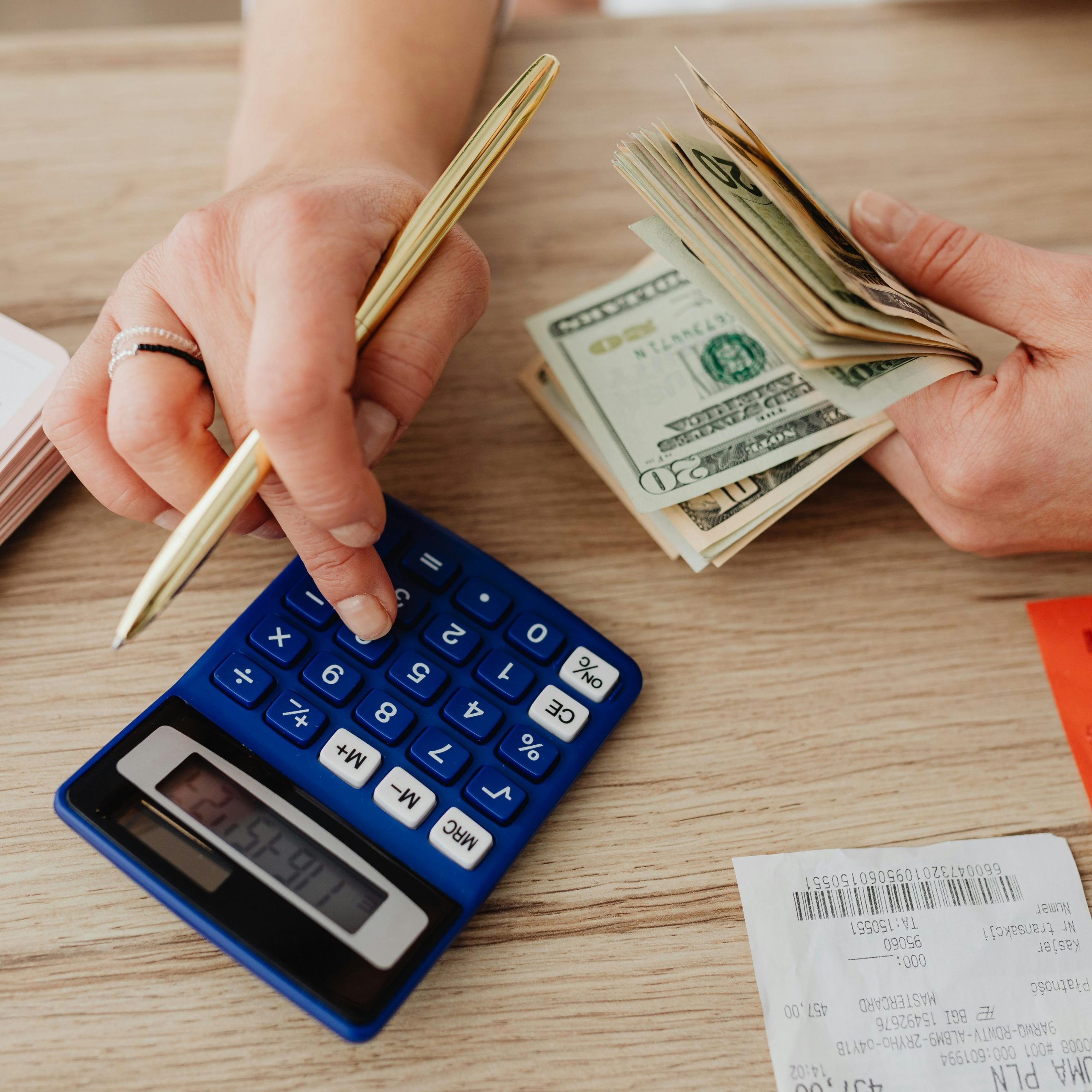 pexels-karolina-grabowska-5900228;